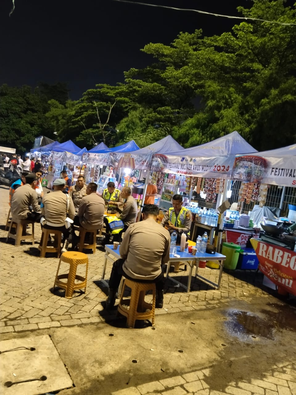 Puluhan UMKM Meriahkan Festival Kuliner Arus Mudik Di Pelabuhan Pelindo